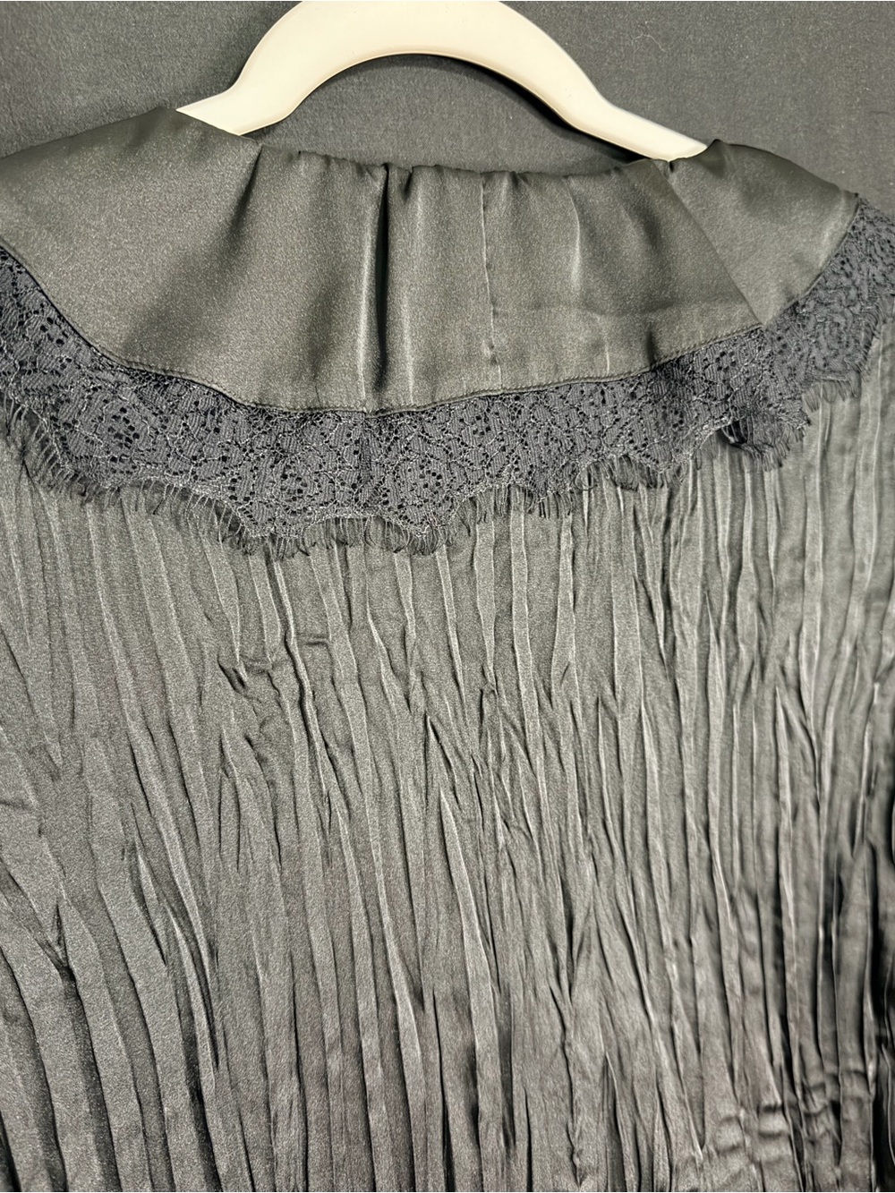 Sunny Leigh M Black Satin-Lace Wrap Blouse Ruffle collar Wrinkle pleated texture - Picture 9 of 14